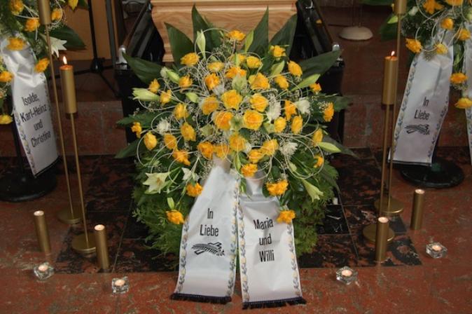 Blumenschmuck für Beerdigungen von Zehner GmbH Bestattungen